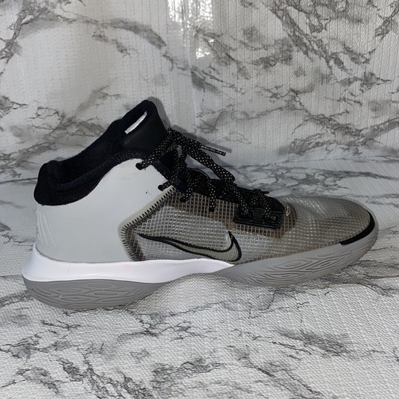 Nike Kyrie flytrap Wolf Grey / Black sneakers men’s size 9 - Picture 8 of 12